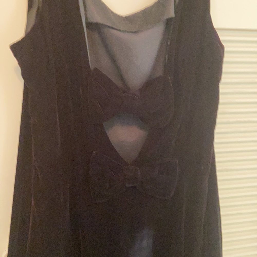 MAGGY LONDON Sweet Bow Back Velvet Dress - Picture 1 of 10